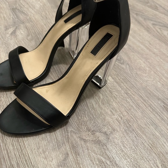 Forever 21 Black Classic Strappy Clear Heel - Picture 11 of 12
